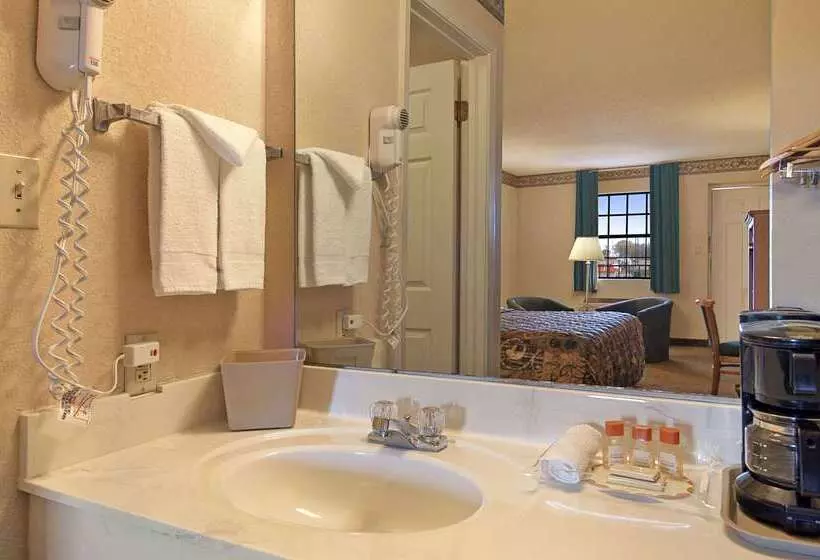 فندق Days Inn By Wyndham Brownsville