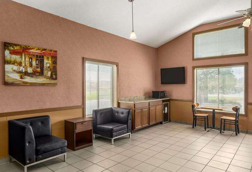 בית מלון כפרי Days Inn By Wyndham Canastota Verona