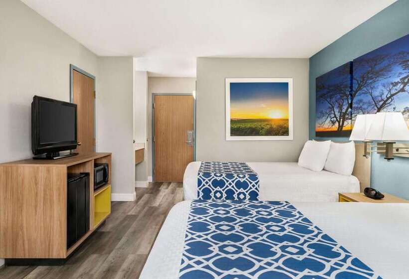 בית מלון כפרי Days Inn By Wyndham Canastota Verona