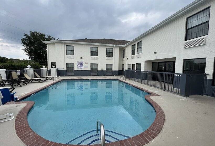 فندق Days Inn By Wyndham Dallas Plano