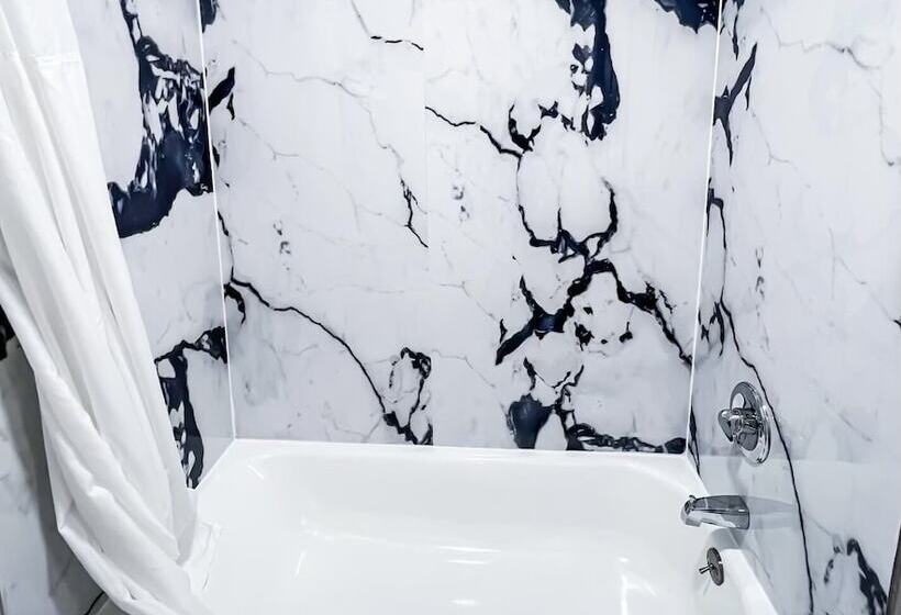 فندق Days Inn By Wyndham Dallas Plano