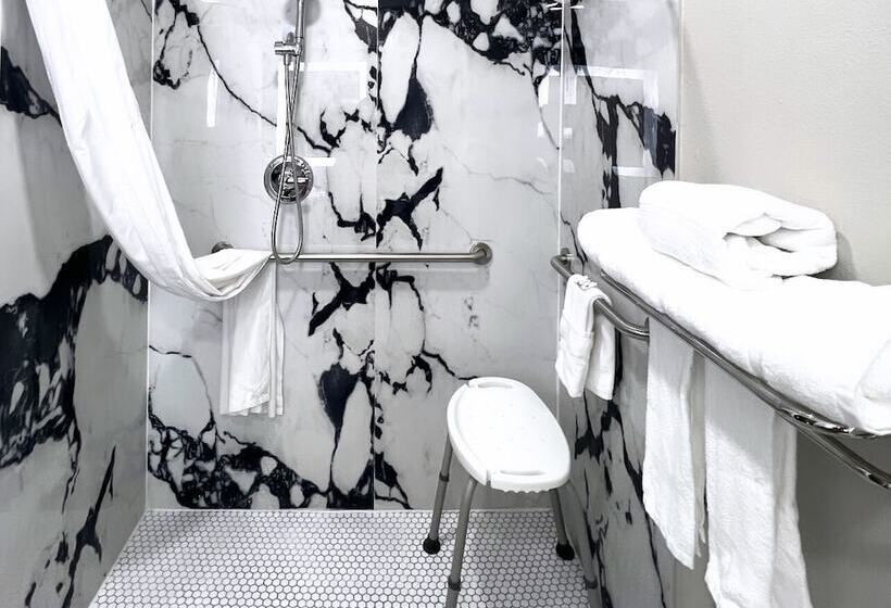 فندق Days Inn By Wyndham Dallas Plano