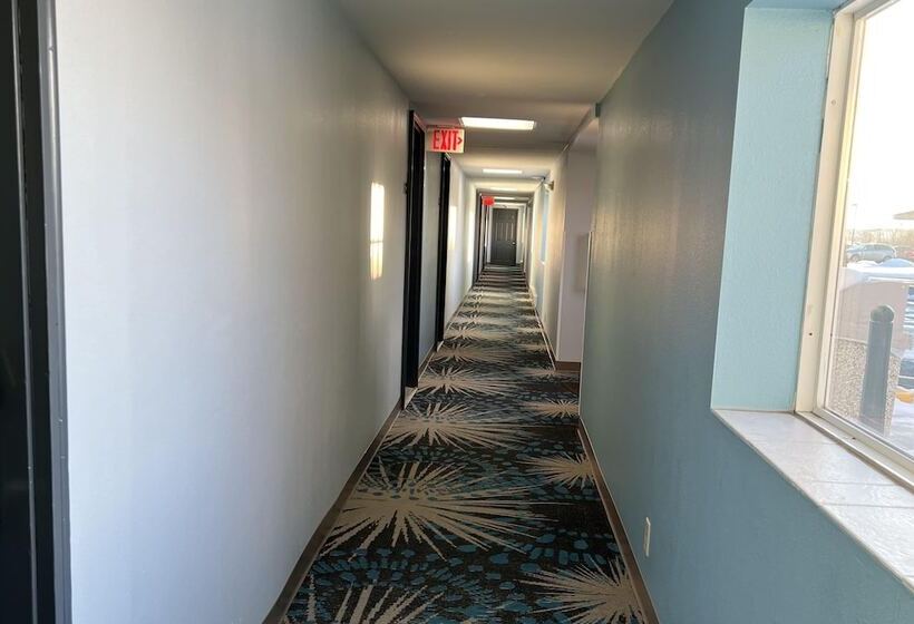 هتل Days Inn By Wyndham Jamestown