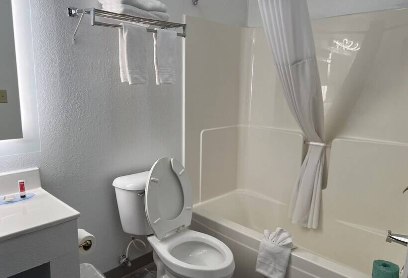 هتل Days Inn By Wyndham Jamestown