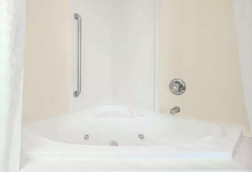 בית מלון כפרי Days Inn By Wyndham Lincoln