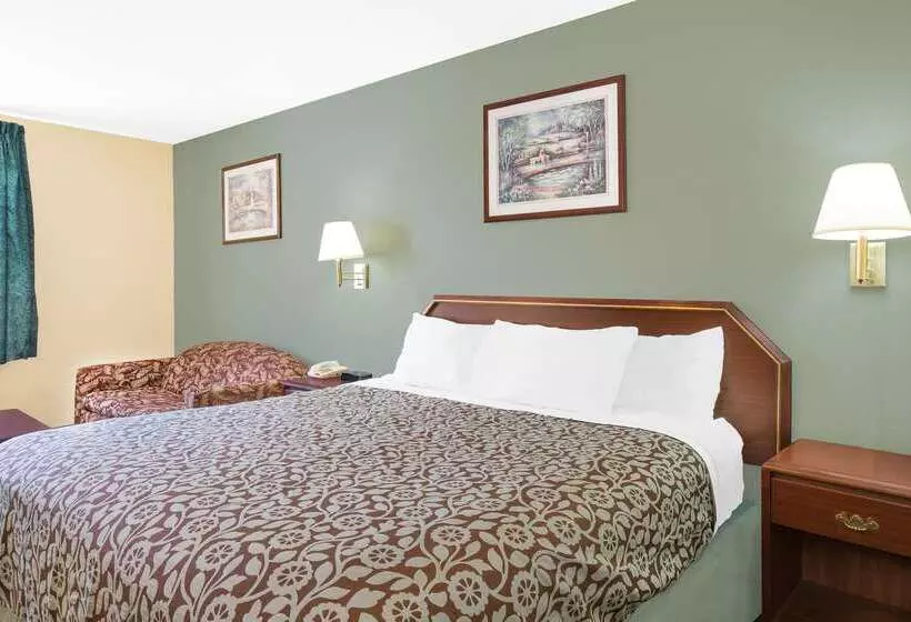 בית מלון כפרי Days Inn By Wyndham Lincoln