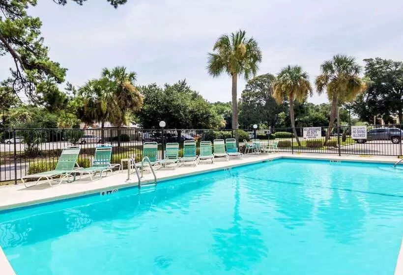 בית מלון כפרי Days Inn By Wyndham Little River