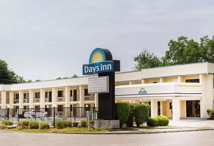 בית מלון כפרי Days Inn By Wyndham Little River