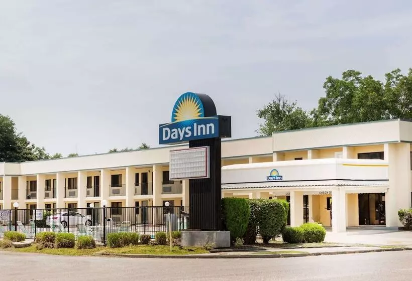 בית מלון כפרי Days Inn By Wyndham Little River