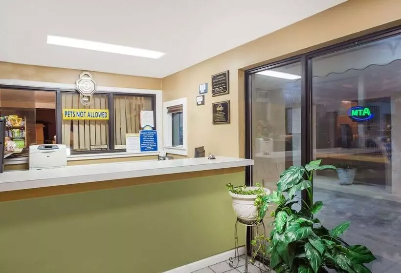 בית מלון כפרי Days Inn By Wyndham Little River