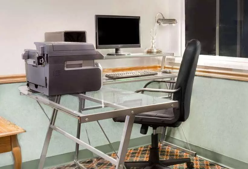 בית מלון כפרי Days Inn By Wyndham Neenah