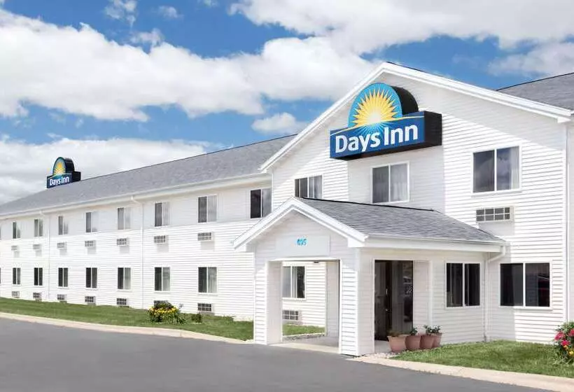 בית מלון כפרי Days Inn By Wyndham Neenah