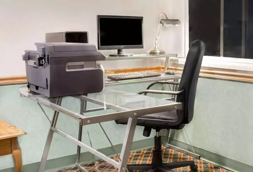 בית מלון כפרי Days Inn By Wyndham Neenah