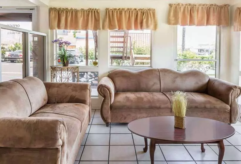 호텔 Days Inn By Wyndham In San Bernardino