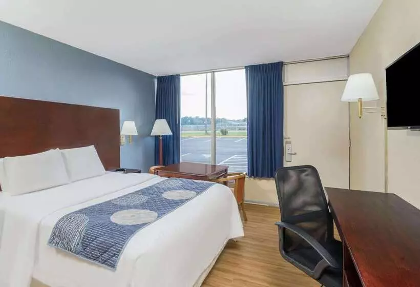 هتل Days Inn By Wyndham Statesville