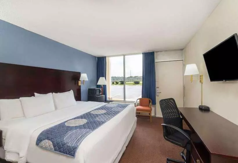 هتل Days Inn By Wyndham Statesville