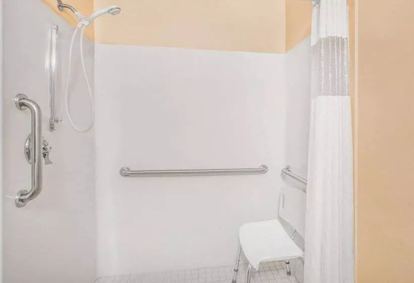 هتل Days Inn By Wyndham Worthington