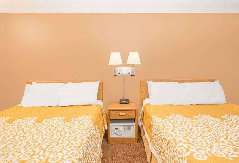 בית מלון כפרי Days Inn By Wyndham Worthington