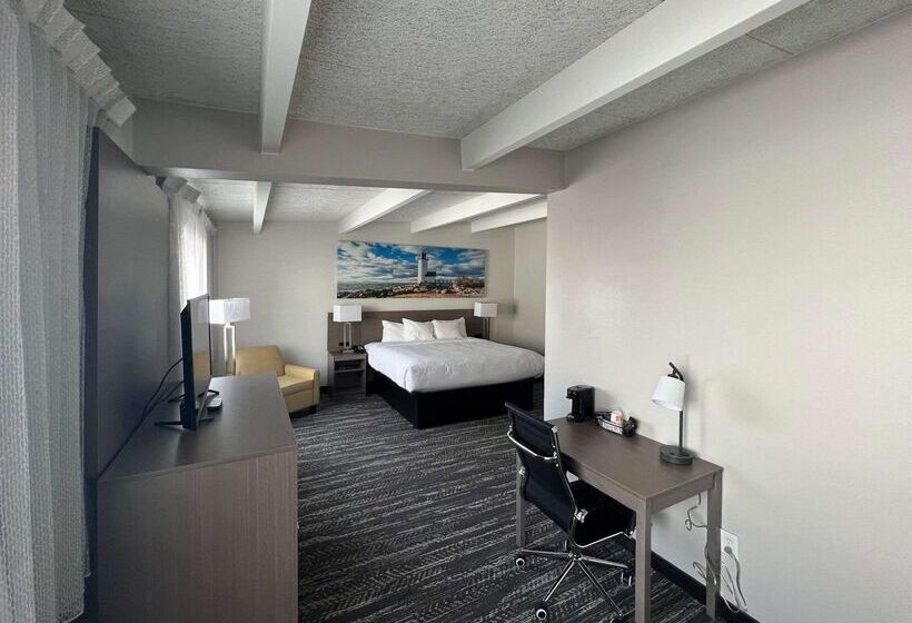 בית מלון כפרי Days Inn By Wyndham Manitowoc