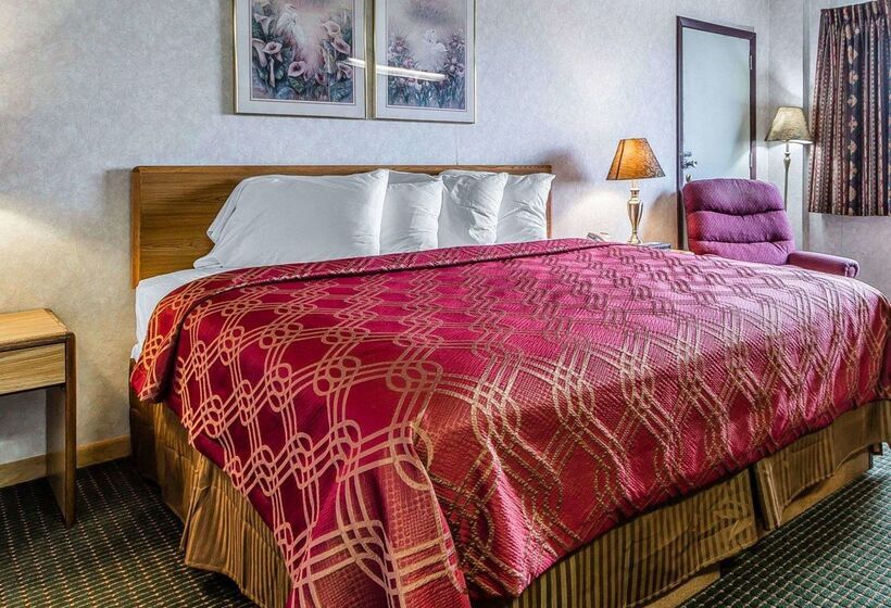 בית מלון כפרי Days Inn By Wyndham Manitowoc