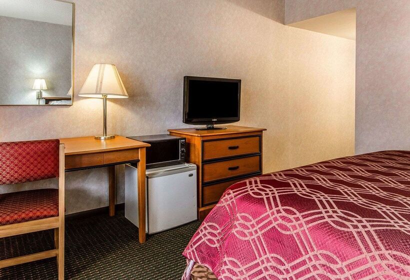 בית מלון כפרי Days Inn By Wyndham Manitowoc