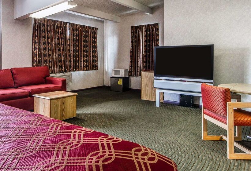 בית מלון כפרי Days Inn By Wyndham Manitowoc