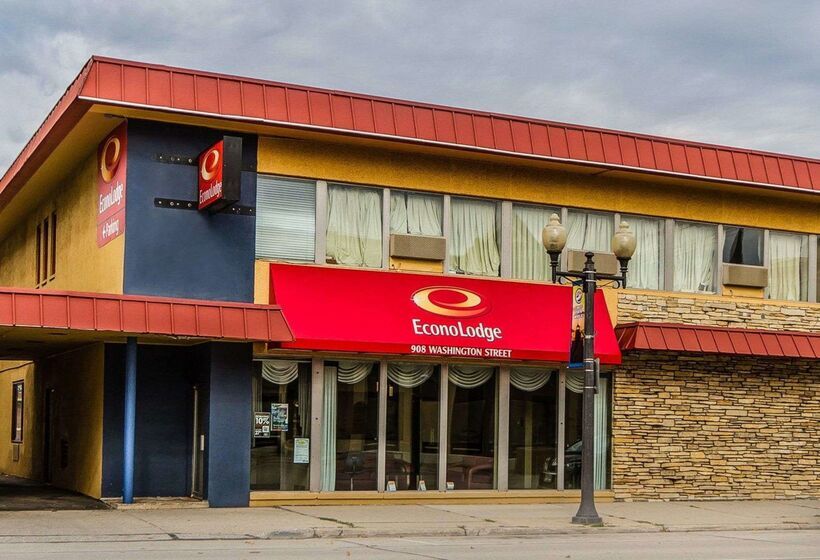 בית מלון כפרי Days Inn By Wyndham Manitowoc