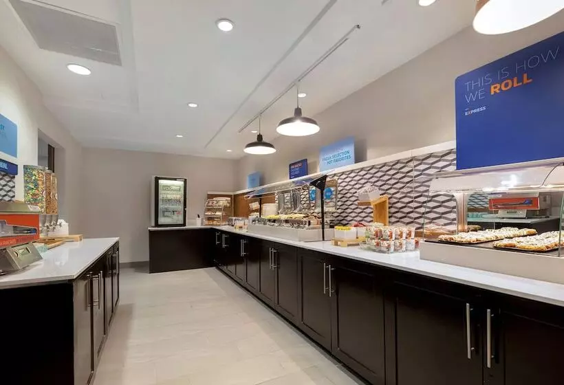 هتل Holiday Inn Express & Suites   Kansas City Ku Medical Center, An Ihg