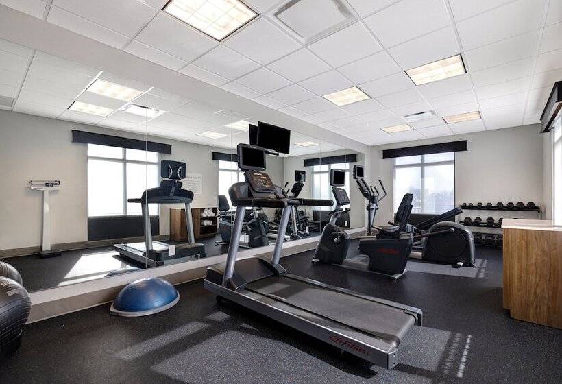 فندق Holiday Inn Express & Suites Kansas City Ku Medical Center, An Ihg