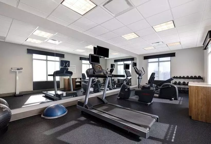 هتل Holiday Inn Express & Suites   Kansas City Ku Medical Center, An Ihg