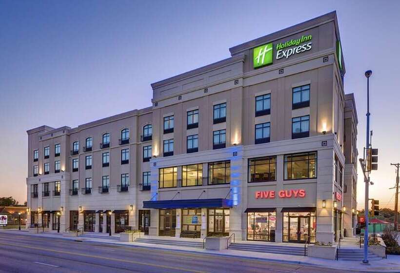 فندق Holiday Inn Express & Suites Kansas City Ku Medical Center, An Ihg