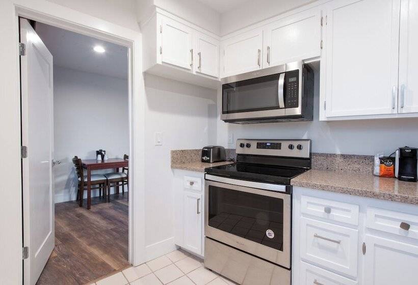 فندق Studio City Court Yard