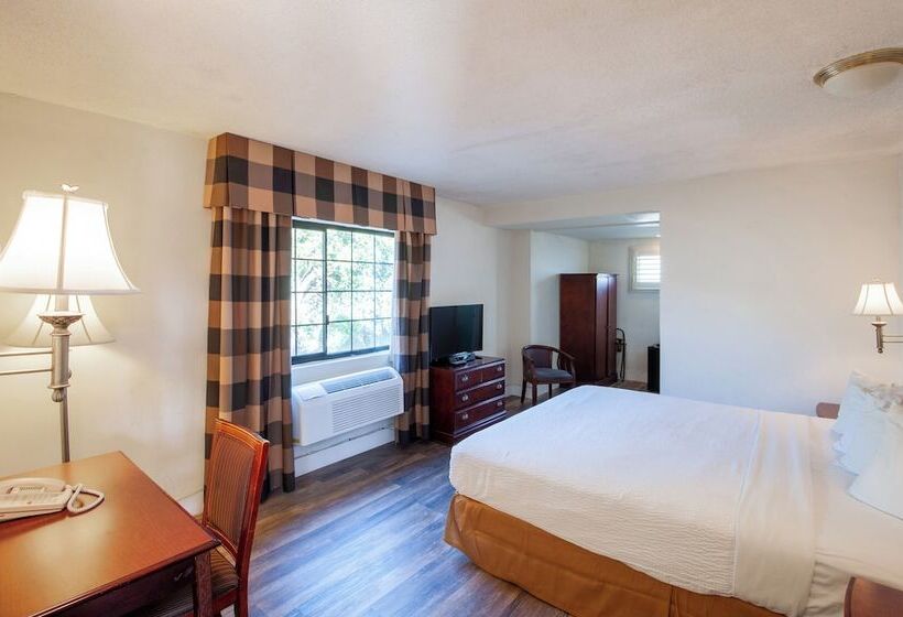 فندق Studio City Court Yard