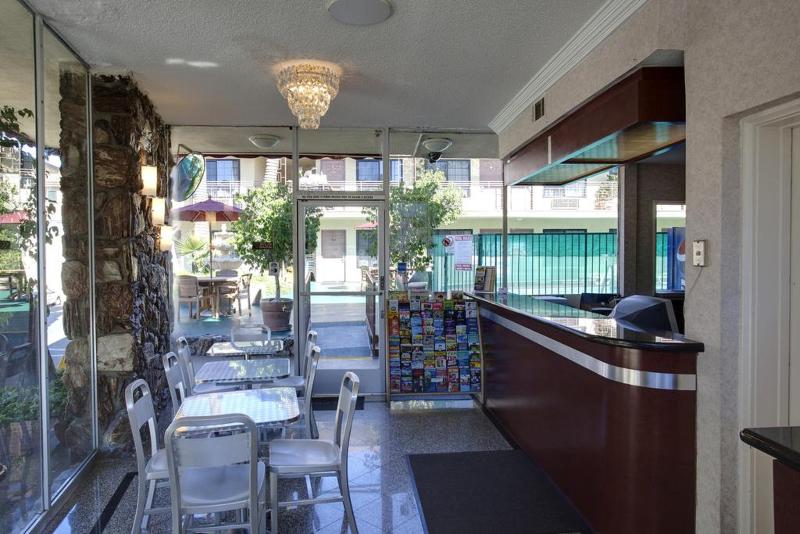 فندق Studio City Court Yard