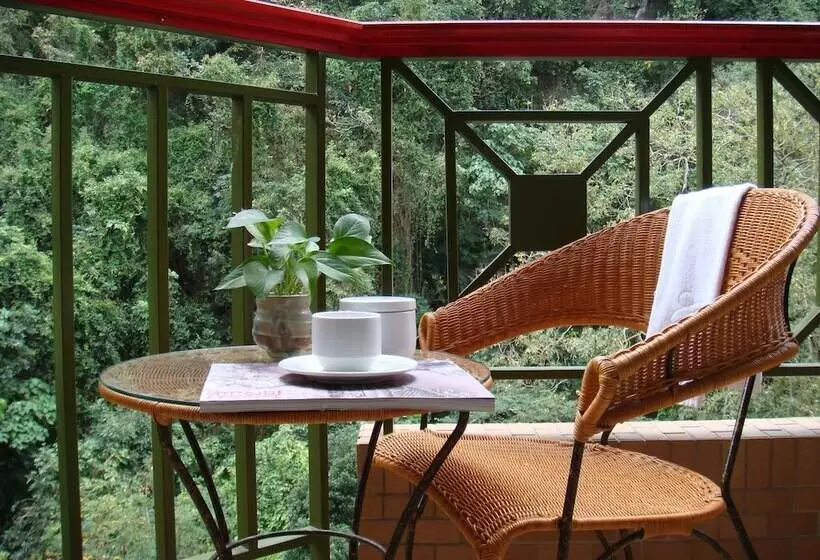 هتل Fujiyeh Chipen Hot Spring Resort