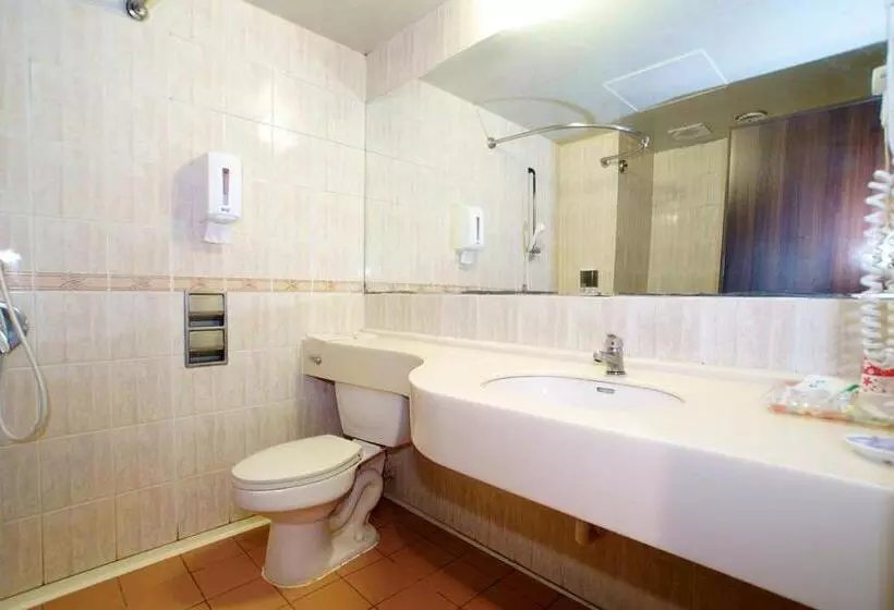 هتل Fujiyeh Chipen Hot Spring Resort