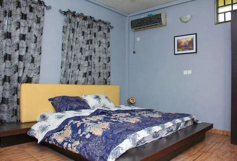 پانسیون Inntown Studios