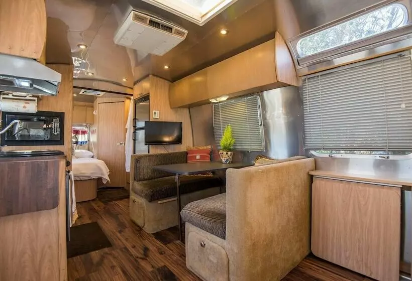 Hotelli Off The Vine