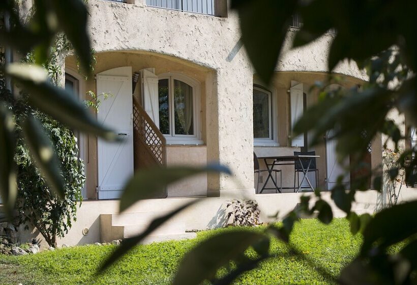 بنسيون Dans Les Nuages