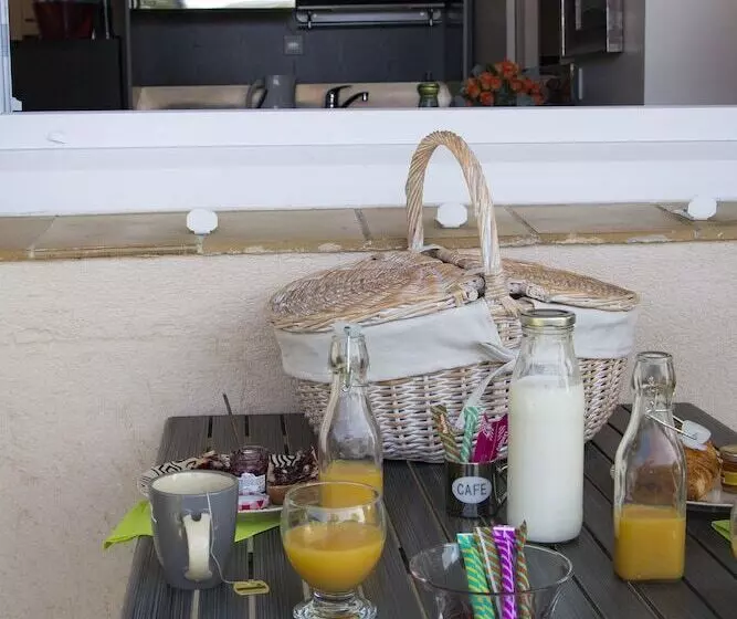 پانسیون Dans Les Nuages