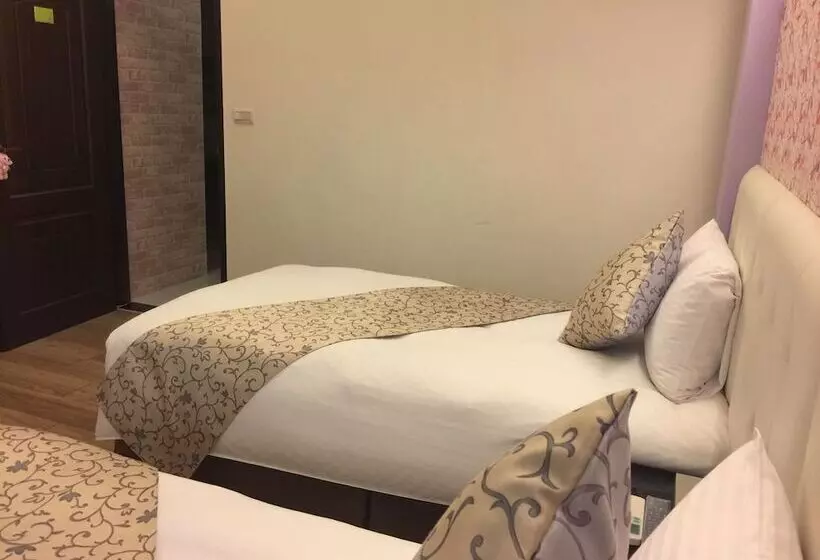 پانسیون Oec Hostel