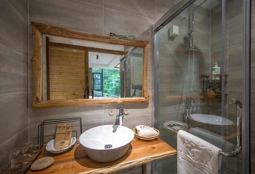 Пансион Puer Xiangtu Story Manor