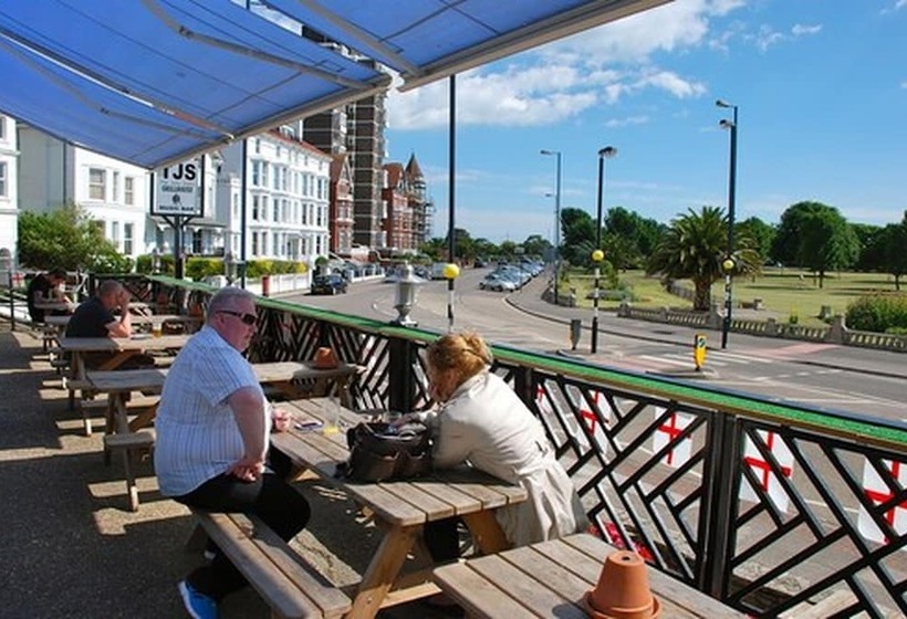 פנסיון The Jolly Sailor