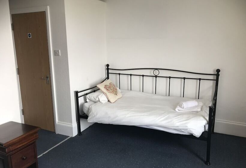 פנסיון The Jolly Sailor