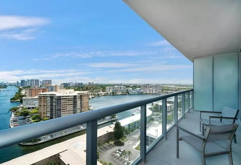 Private Residences At Beachwalk By Sofla Vacations
