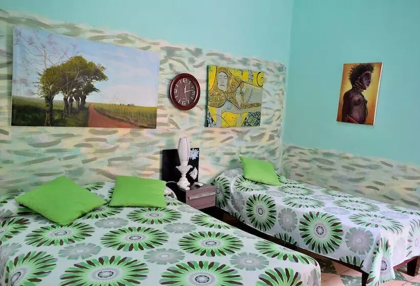 هتل Juanita Y Rafael