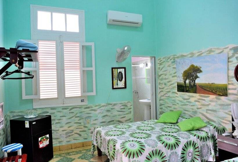 هتل Juanita Y Rafael