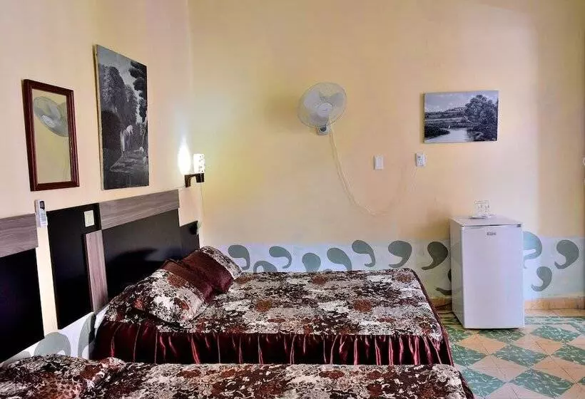 هتل Juanita Y Rafael