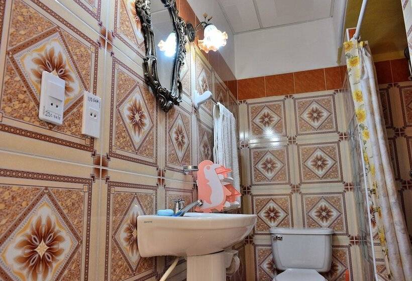 هتل Juanita Y Rafael