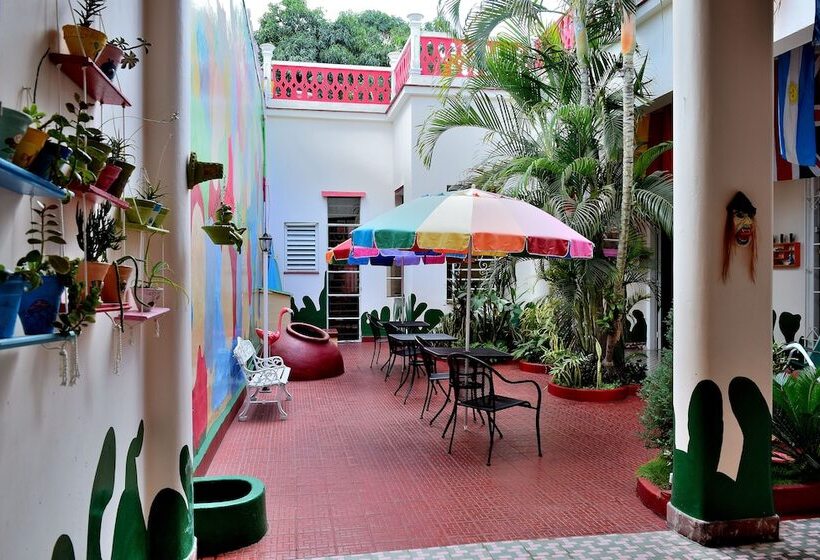 هتل Juanita Y Rafael